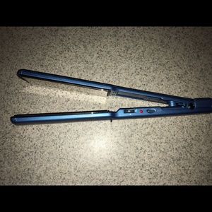 Nano Titanium by Babyliss Pro 1.5 inch